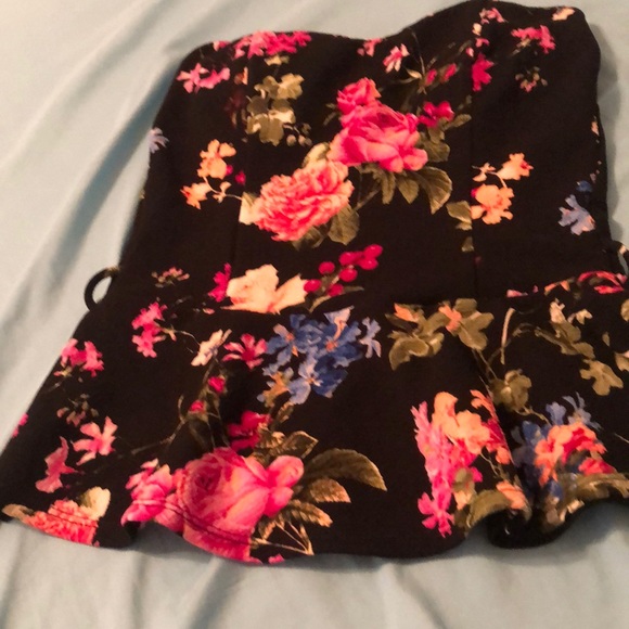 Strapless flower top - Picture 2 of 4